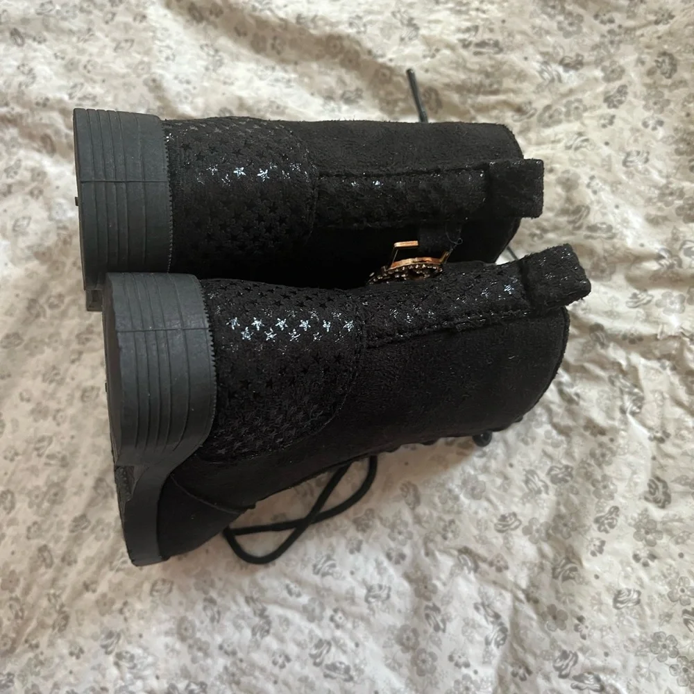 Kids Rocawear boots size 5